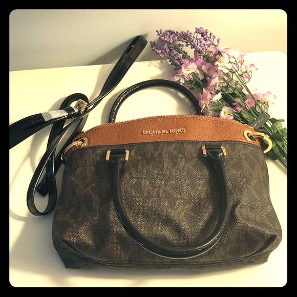 Michael Kors Handbags - ⭐️Michael Kors small brown satchel crossbody